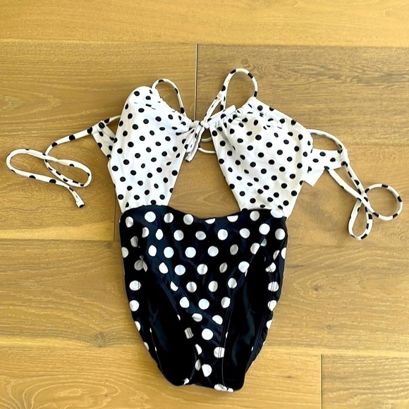 Nwt Hula Honey Hula Honey WHITE Polka-Dotted Cutout One-Piece Swimsuit - Picture 3 of 5